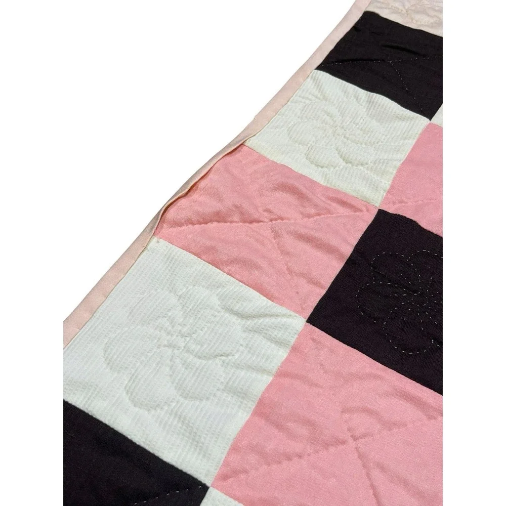 Vintage Indiana Amish Made handmade patchwork quilt Pink Small Child Throw 45x48